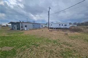 616 Rockdale St, Lexington, TX 78947 - Photo 8