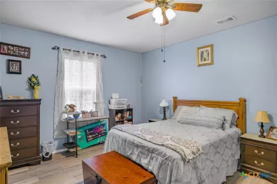 606 Schwab Street, Yoakum, TX 77995 - Photo 18