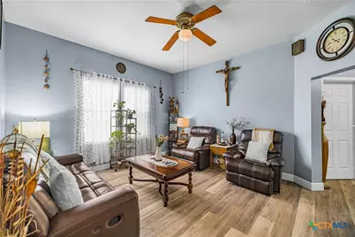 606 Schwab Street, Yoakum, TX 77995 - Photo 8
