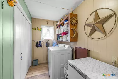 606 Schwab Street, Yoakum, TX 77995 - Photo 6