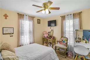 606 Schwab St, Yoakum, TX 77995 - Photo 24