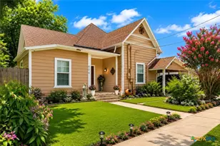 606 Schwab St, Yoakum, TX 77995 - Photo 1