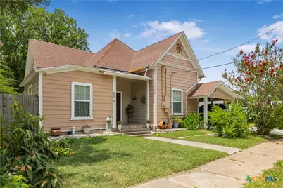 606 Schwab Street, Yoakum, TX 77995 - Photo 4