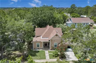 606 Schwab St, Yoakum, TX 77995 - Photo 32