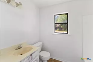 903 W 1st St, Cameron, TX 76520 - Photo 6