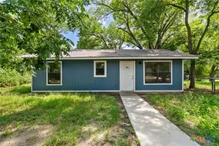 903 W 1st St, Cameron, TX 76520 - Photo 1