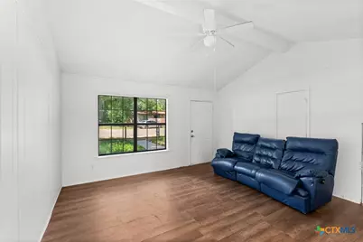 903 W 1st Street, Cameron, TX 76520 - Photo 2