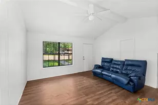 903 W 1st St, Cameron, TX 76520 - Photo 2