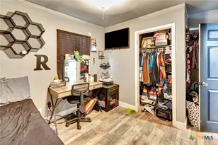 1518 Bonham Dr, Victoria, TX 77901 - Photo 10