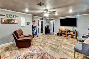 1518 Bonham Dr, Victoria, TX 77901 - Photo 2