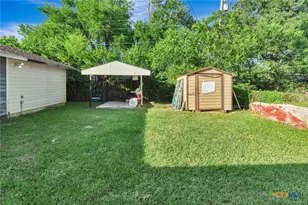 1518 Bonham Dr, Victoria, TX 77901 - Photo 36