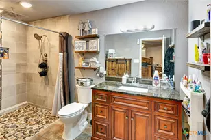 1518 Bonham Dr, Victoria, TX 77901 - Photo 18