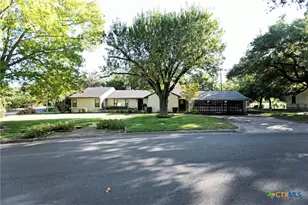 319 King Cir, Temple, TX 76501 - Photo 1