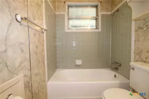 606 S 3rd St, Copperas Cove, TX 76522 - Photo 10