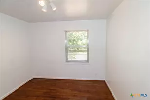 606 S 3rd St, Copperas Cove, TX 76522 - Photo 8