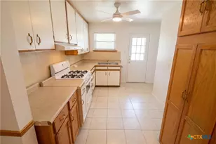 606 S 3rd St, Copperas Cove, TX 76522 - Photo 2