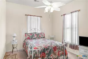 510 Chaparral Dr, Victoria, TX 77905 - Photo 10