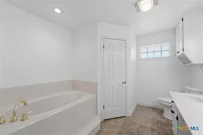 8221 Mountain Drive, Salado, TX 76571 - Photo 20
