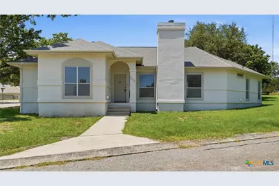 703 Lazy Bluff Lane, New Braunfels, TX 78130 - Photo 2