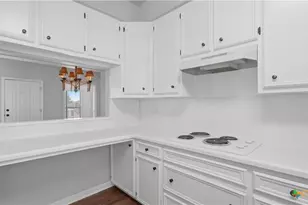 703 Lazy Bluff Ln, New Braunfels, TX 78130 - Photo 12
