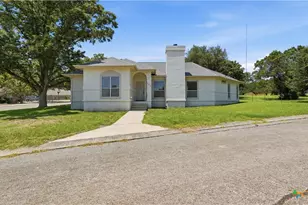 703 Lazy Bluff Ln, New Braunfels, TX 78130 - Photo 1
