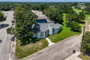 703 Lazy Bluff Ln, New Braunfels, TX 78130 - Photo 42