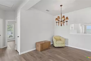 703 Lazy Bluff Ln, New Braunfels, TX 78130 - Photo 8