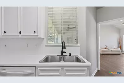 703 Lazy Bluff Lane, New Braunfels, TX 78130 - Photo 16