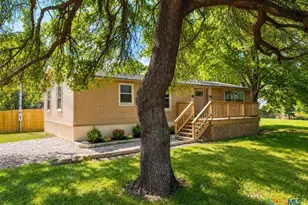 205 W Long St, Elm Mott, TX 76640 - Photo 16