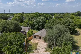 205 W Long St, Elm Mott, TX 76640 - Photo 20