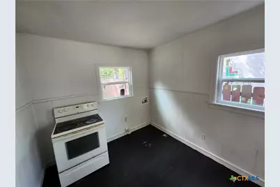1114 S 2nd Street, Temple, TX 76504 - Photo 10