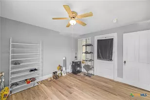414 E Hochheim St, Yoakum, TX 77995 - Photo 20