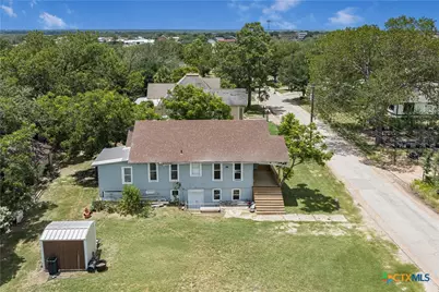 414 E Hochheim Street, Yoakum, TX 77995 - Photo 22