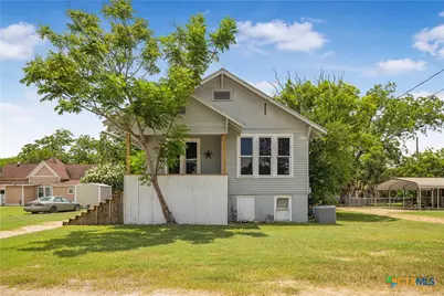 414 E Hochheim Street, Yoakum, TX 77995 - Photo 1