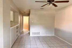 1009 Hazelton St, San Marcos, TX 78666 - Photo 14