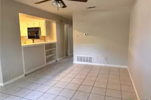 1009 Hazelton St, San Marcos, TX 78666 - Photo 2