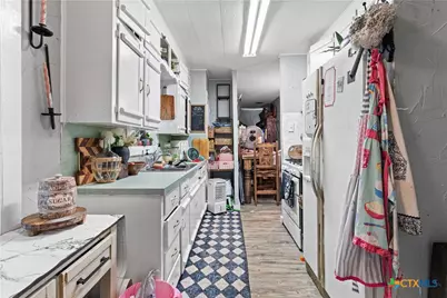 1409 E Mimosa Avenue, Victoria, TX 77901 - Photo 8