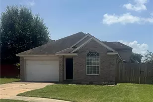 605 Pennsylvania Ave, Victoria, TX 77904 - Photo 1
