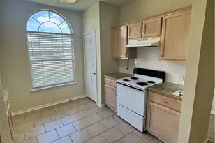605 Pennsylvania Ave, Victoria, TX 77904 - Photo 4