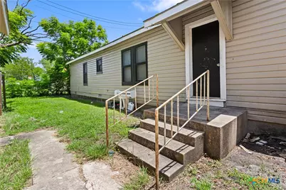 1902 E Red River Street, Victoria, TX 77901 - Photo 16