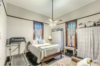 818 S 3rd Street, Temple, TX 76504 - Photo 18