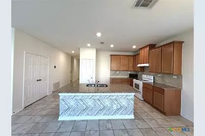 2007 Stepping Stone, New Braunfels, TX 78130 - Photo 2