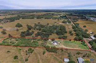 1214 E Oak St, Goliad, TX 77963 - Photo 1