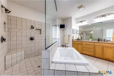 8177 Boenig Road, Seguin, TX 78155 - Photo 2