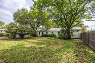 211 W Long St, Elm Mott, TX 76640 - Photo 14
