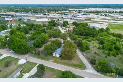 211 W Long Street, Elm Mott, TX 76640 - Photo 16