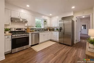 211 W Long St, Elm Mott, TX 76640 - Photo 4