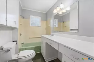 1603 Seydler St, Gonzales, TX 78629 - Photo 24