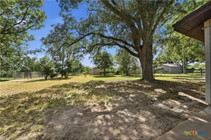 1603 Seydler St, Gonzales, TX 78629 - Photo 38
