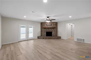 1006 Eagle Dr, Eddy, TX 76524 - Photo 6